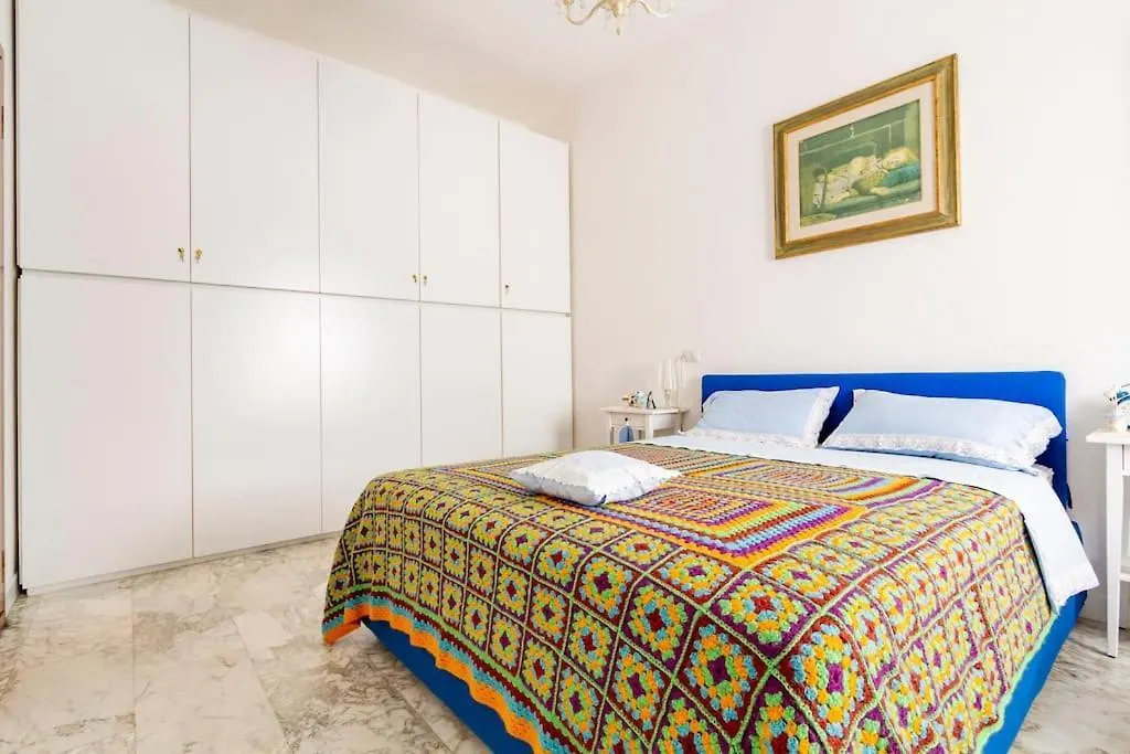 Appartamento Elegante E Tranquillo Милан Италия